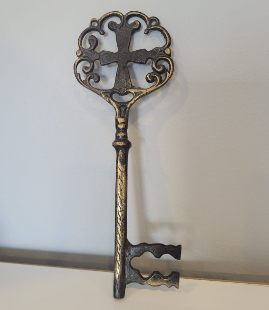 Safranbolu Metal İşçiliği, Tunç Anahtar, Haç Süslemeli